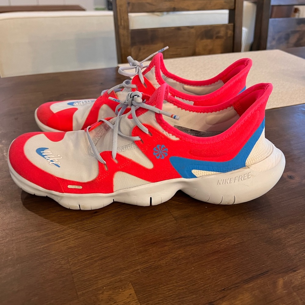🚨 SOLD 🚨 Mens size 10 NIKE 5.0 Free Runners